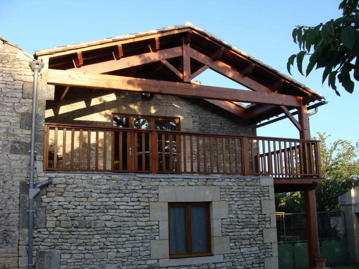 Apartamento Au col de Cygne Blanzac-les-Matha Exterior foto